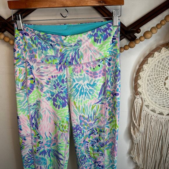 Lilly Pulitzer Luxletic Weekender Shell of a Party High Rise Crop Leggings - Picture 2 of 5